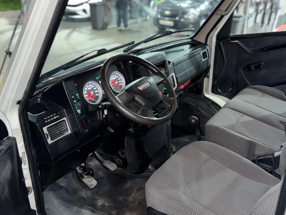 2021 Iveco Daily, белый, 2400000 рублей - вид 2