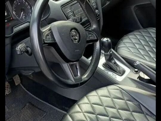 2016 Skoda Octavia III (A7), коричневый, 1280000 рублей - вид 5