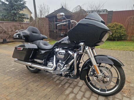 2021 Harley-Davidson Road Glide, чёрный, 1430000 рублей, вид 4