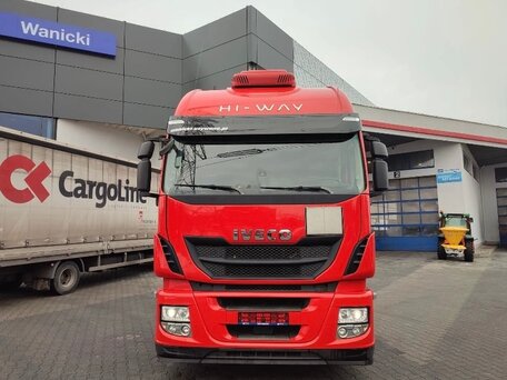 2016 Iveco Stralis, красный, 2600000 рублей, вид 2
