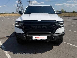 2019 Ram 1500 Crew Cab V, белый, 6200000 рублей, вид 1