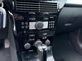 2008 Opel Astra GTC H Рестайлинг, серый, 700000 рублей, вид 5