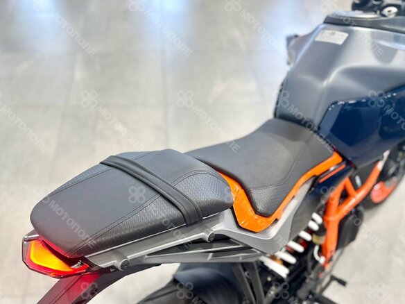 2026 KTM 390 Duke, синий, 699000 рублей - вид 18