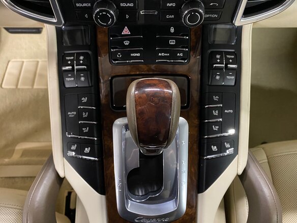 2012 Porsche Cayenne Diesel II (958), коричневый - вид 27