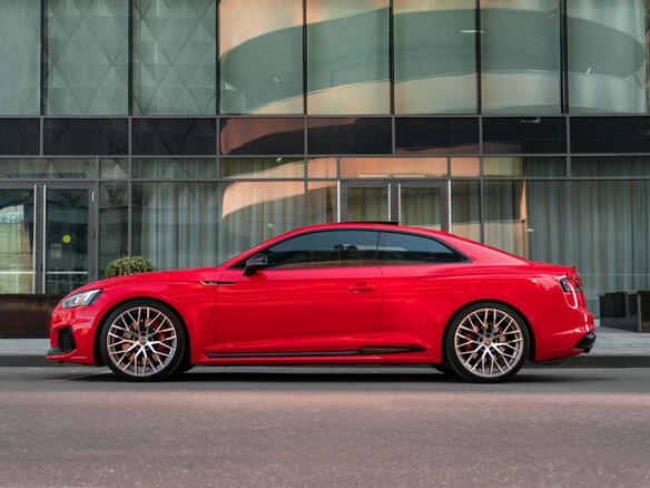 2017 Audi RS 5 II (F5), красный - вид 4