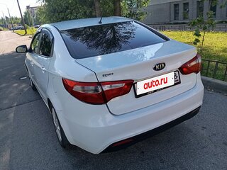 2012 Kia Rio 4-speed III, белый, 790000 рублей, вид 5