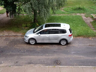 2018 Volkswagen Touran II, серебристый, 1795000 рублей, вид 5