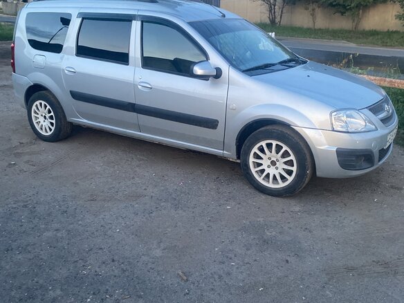 2013 Lada (ВАЗ) Largus I, серебристый, 700000 рублей - вид 3