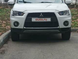 2011 Mitsubishi Outlander II Рестайлинг, белый, 999999 рублей, вид 2