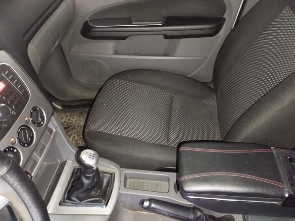2010 Ford Focus II Рестайлинг, серебристый, 380000 рублей - вид 11