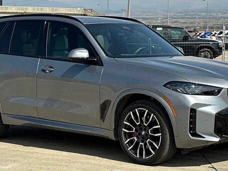 2024 BMW X5 40i IV (G05/G18) Рестайлинг, серебристый, 14600000 рублей, вид 3