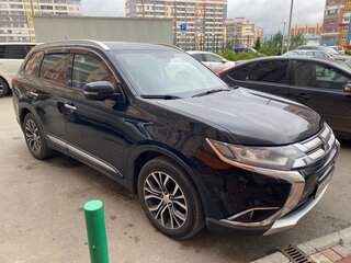 2015 Mitsubishi Outlander III Рестайлинг 2, чёрный, 1800000 рублей, вид 3