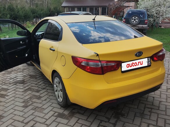 2013 Kia Rio III, жёлтый, 490000 рублей - вид 6