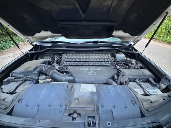 2010 Toyota Land Cruiser 200 Series, белый, 2800000 рублей - вид 15