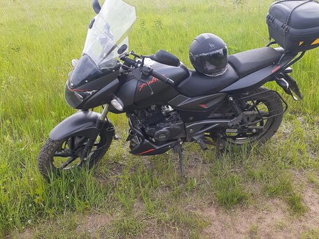 2021 Bajaj Pulsar 180, чёрный, 160000 рублей, вид 5