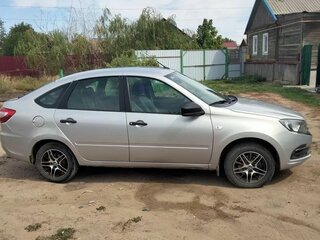 2018 Lada (ВАЗ) Granta I Рестайлинг, серебристый, 570000 рублей, вид 2