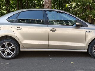 2016 Volkswagen Polo V Рестайлинг, бежевый, 995000 рублей, вид 1