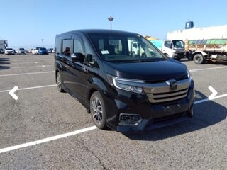 2017 Honda Stepwgn Spada V Рестайлинг, чёрный, 1670000 рублей, вид 1