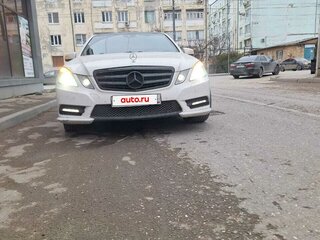 2011 Mercedes-Benz E-Класс 200 7G-Tronic IV (W212, S212, C207), белый, 1600000 рублей, вид 4