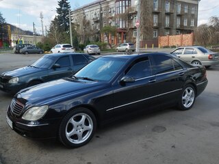 1999 Mercedes-Benz S-Класс 320 IV (W220), чёрный, 800000 рублей, вид 3