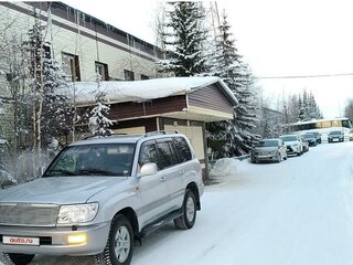 2005 Toyota Land Cruiser 100 Series Рестайлинг 2, серебристый, 3000000 рублей, вид 1