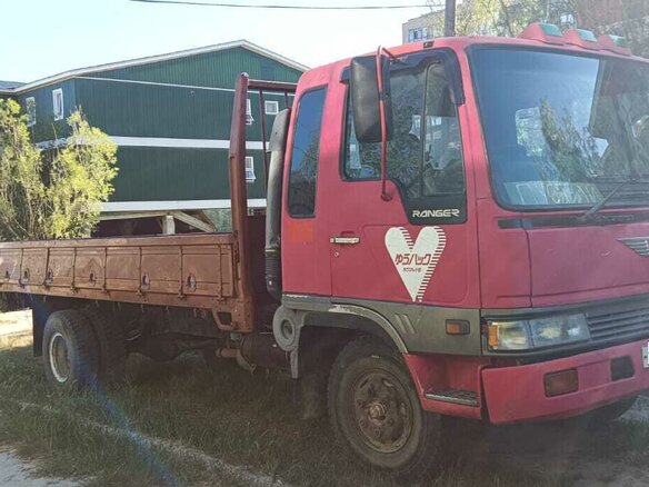 1991 Hino Series 500 (Ranger), красный, 2000000 рублей - вид 1