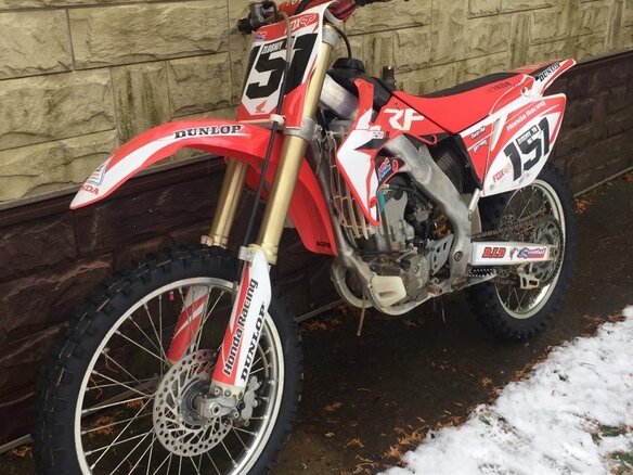 2007 Honda CRF 250R, красный - вид 1