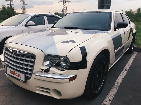 2004 Chrysler 300C I, бежевый - вид 3