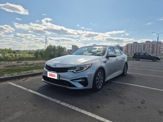 2019 Kia Optima IV Рестайлинг, серебристый, 1660000 рублей, вид 1
