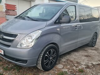 2011 Hyundai Grand Starex, серый, 1790000 рублей, вид 1