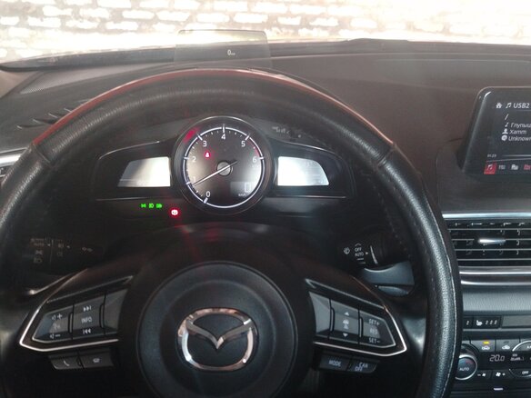2017 Mazda 3 III (BM) Рестайлинг, красный, 1300000 рублей - вид 12
