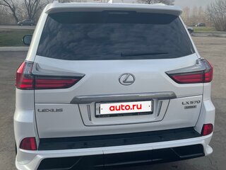 2017 Lexus LX 570 III Рестайлинг 2, белый, 8250000 рублей, вид 3