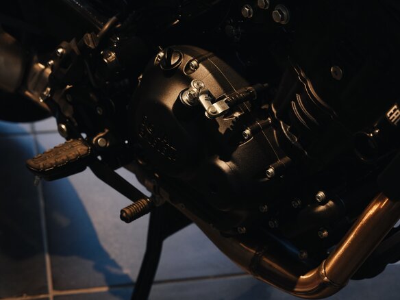 2026 Royal Enfield Guerrilla 450, синий, 559000 рублей - вид 24