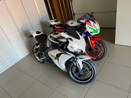2010 Honda CBR 1000 RR/RA Fireblade, белый, 1000000 рублей, вид 1