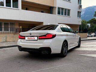 2021 BMW 5 серии 520i VII (G30/G31/G38) Рестайлинг, белый, 4700000 рублей, вид 3