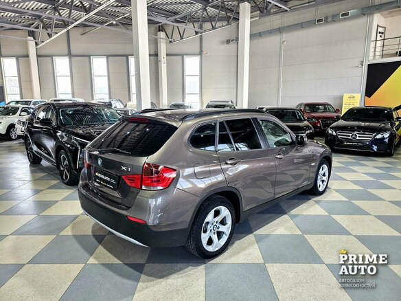 2012 BMW X1 20d I (E84), коричневый - вид 4