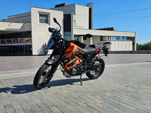2023 KTM 390 Adventure, чёрный, 600000 рублей - вид 2