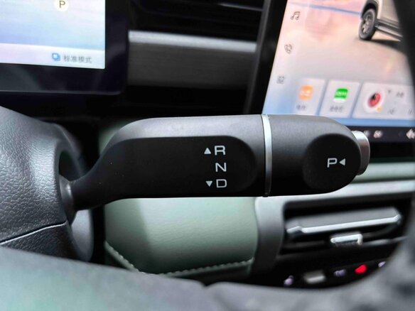 2025 Baojun Yep Plus, серый - вид 6