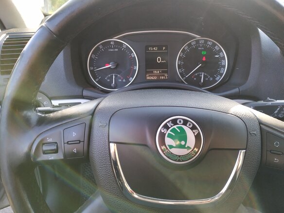 2011 Skoda Octavia DSG7 II (A5) Рестайлинг, серый, 1000000 рублей - вид 3