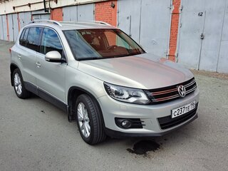 2011 Volkswagen Tiguan I Рестайлинг, бежевый, 1350000 рублей, вид 1