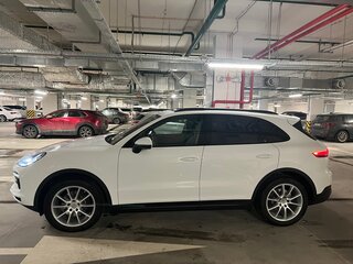 2020 Porsche Cayenne III, белый, 7200000 рублей, вид 2