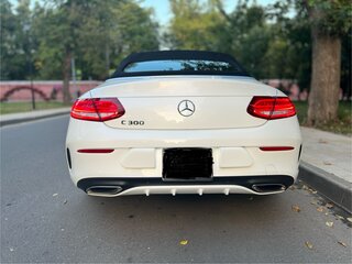 2018 Mercedes-Benz C-Класс 300 IV (W205), белый, 3710000 рублей, вид 3