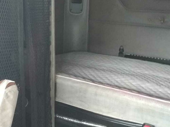 2004 Freightliner Columbia, белый, 1850000 рублей - вид 1