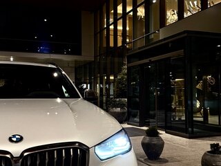 2019 BMW X5 M50d IV (G05/G18), белый, 5600000 рублей, вид 3