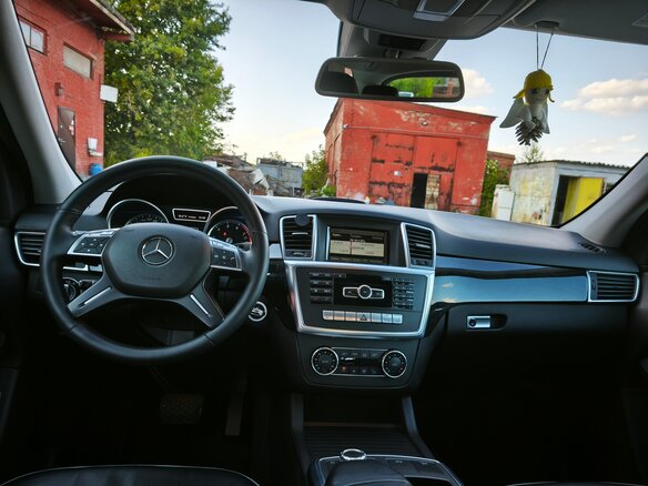 2013 Mercedes-Benz M-Класс 350 III (W166), белый, 1820000 рублей - вид 9