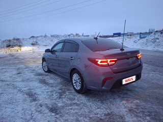 2019 Kia Rio IV, серый, 1500000 рублей, вид 5