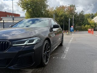 2021 BMW 5 серии 530i xDrive VII (G30/G31/G38) Рестайлинг, чёрный, 5300000 рублей, вид 1