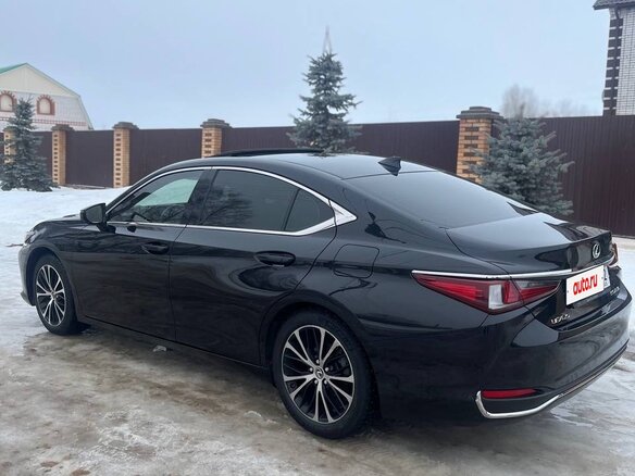 2019 Lexus ES 250 VII, чёрный, 4250000 рублей - вид 5
