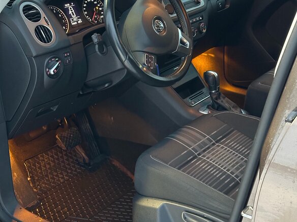 2015 Volkswagen Tiguan I Рестайлинг, коричневый, 1600000 рублей - вид 10