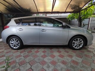 2013 Toyota Auris II, серебристый, 1100000 рублей, вид 4